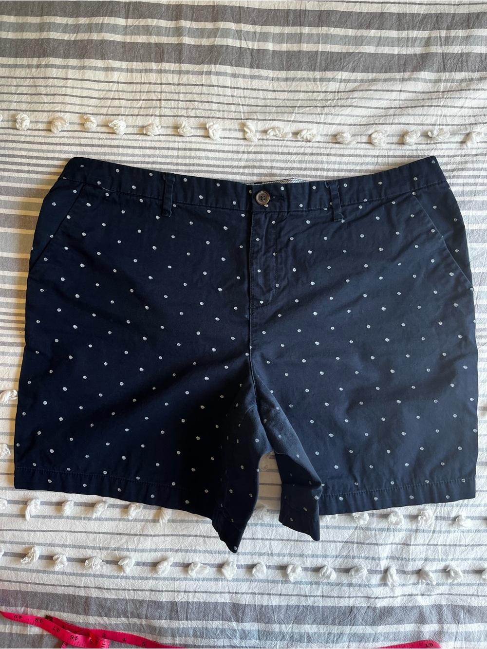 Old Navy Women’s Mid Rise Everyday Shorts with 7” Inseam